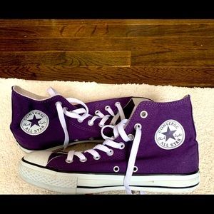 Purple hightop converse 💜